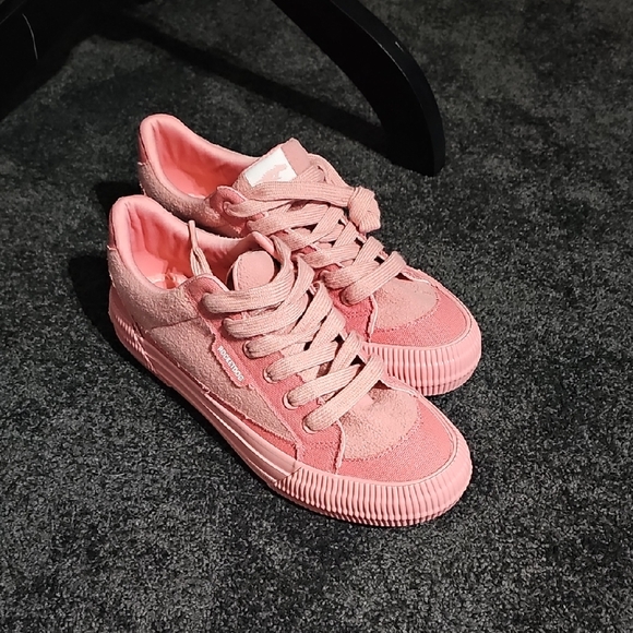 Rocket Dog Shoes - Women's Pink Sneakers